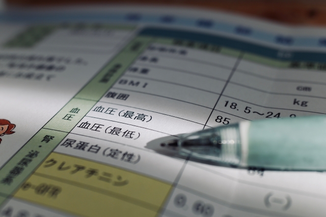 健康診断結果のイメージ（血圧、血糖値、中性脂肪など）