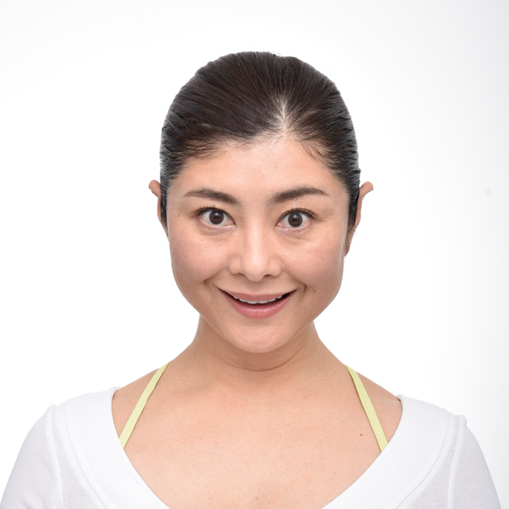 口角をしっかり上げて、頬を上げることができますか？
